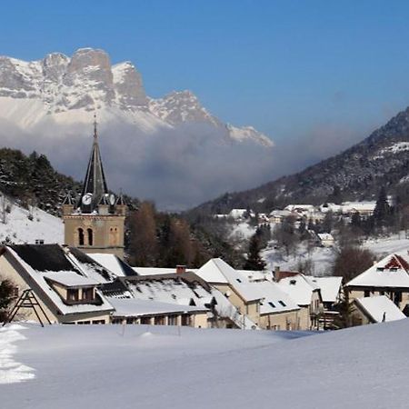 Petit Studio Mansarde 18 M2 Avec Navette Gratuit Aux Pistes De Ski Gresse-en-Vercors Exterior photo