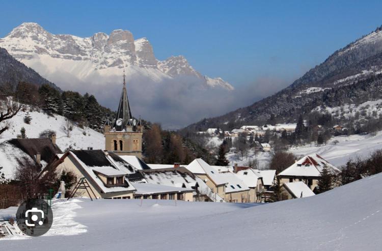 Petit Studio Mansarde 18 M2 Avec Navette Gratuit Aux Pistes De Ski Gresse-en-Vercors Exterior photo